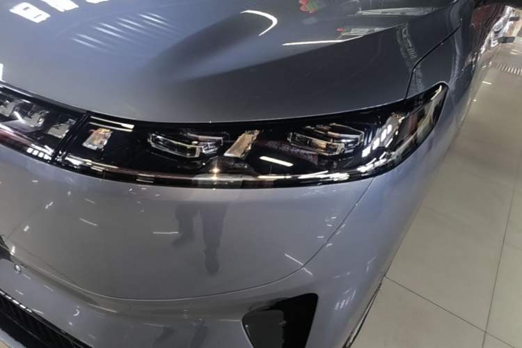 Used Dongfeng eπ eπ008 2024 210Max Range-Extended Version 6 Seats Left Front Headlight