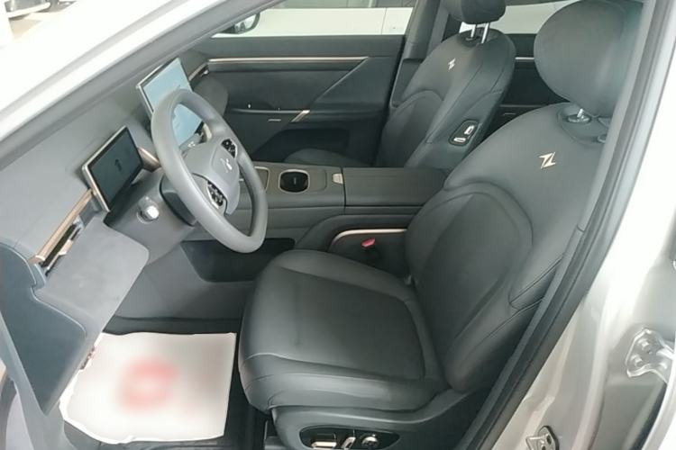 Used Dongfeng eπ eπ008 2024 210Max Range-Extended Version 6 Seats Left Front Seat
