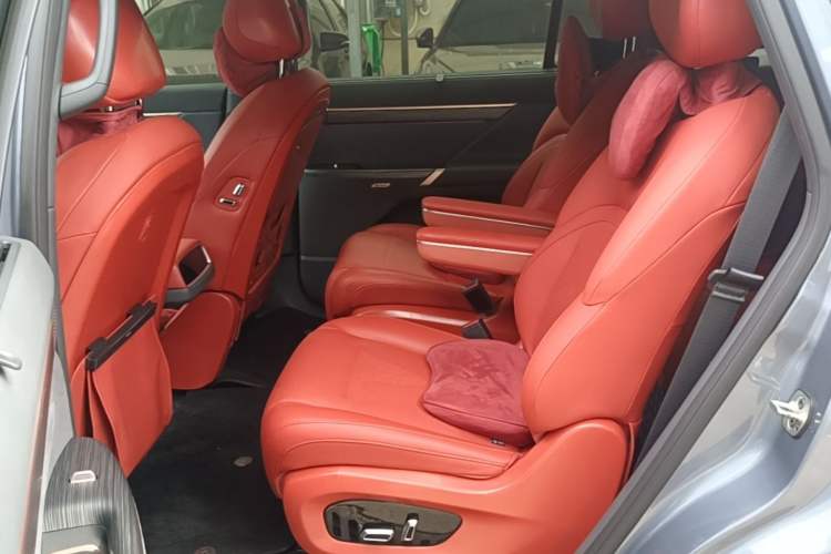 Used Dongfeng eπ eπ008 2024 210Max Range-Extended Version 6 Seats Left Rear Seat