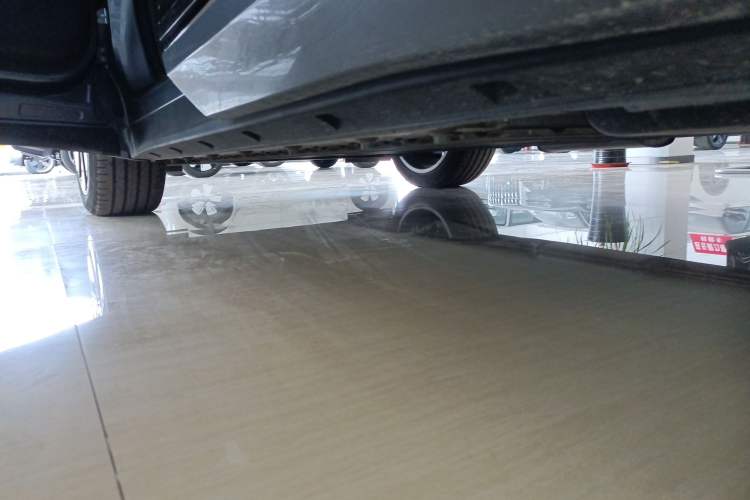 Used Dongfeng eπ eπ008 2024 210Max Range-Extended Version 6 Seats Left Side Sill