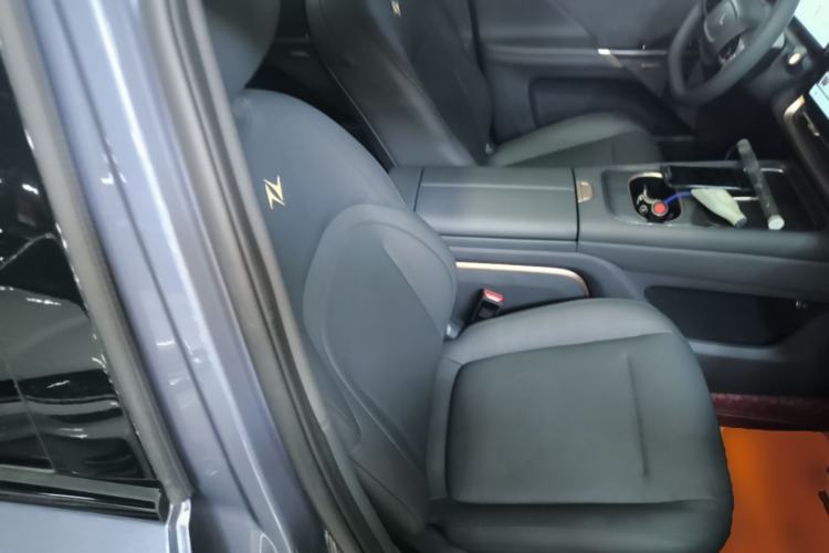 Used Dongfeng eπ eπ008 2024 210Max Range-Extended Version 6 Seats Right Front Seat
