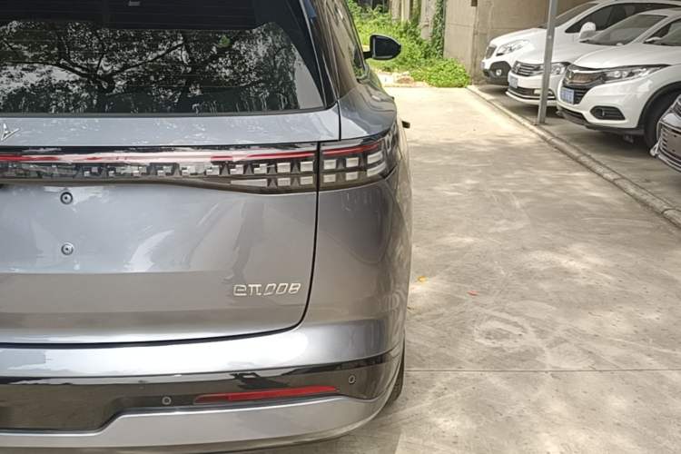 Used Dongfeng eπ eπ008 2024 210Max Range-Extended Version 6 Seats Right Rear Taillight