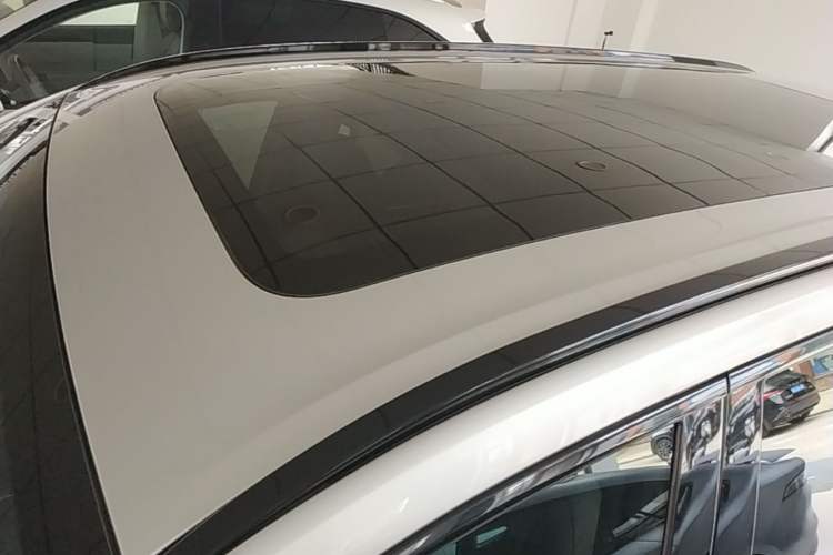 Used Dongfeng eπ eπ008 2024 210Max Range-Extended Version 6 Seats Roof