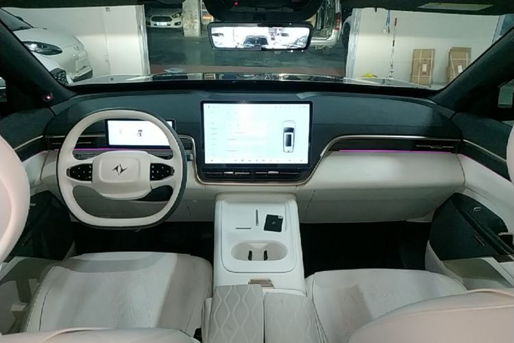 Used Dongfeng eπ eπ008 2024 636Max All-Electric Version 6 Seats Center Console