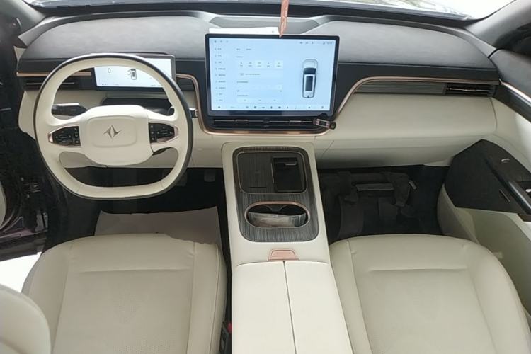 Used Dongfeng eπ eπ008 2024 636Max All-Electric Version 6 Seats Center Console