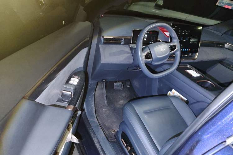 Used Dongfeng eπ eπ008 2024 636Max All-Electric Version 6 Seats Driver Seat