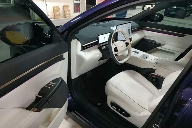 Used Dongfeng eπ eπ008 2024 636Max All-Electric Version 6 Seats Driver Seat