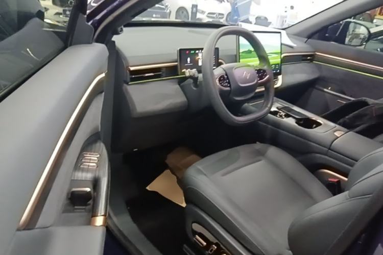 Used Dongfeng eπ eπ008 2024 210Max Range-Extended Version 6 Seats Driver Seat