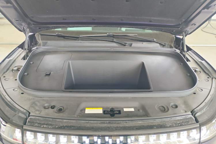Used Dongfeng eπ eπ008 2024 636Max All-Electric Version 6 Seats Engine Bay