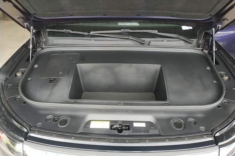 Used Dongfeng eπ eπ008 2024 636Max All-Electric Version 6 Seats Engine Bay