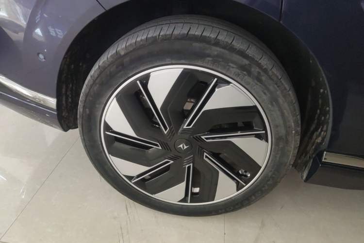 Used Dongfeng eπ eπ008 2024 636Max All-Electric Version 6 Seats Exterior 5