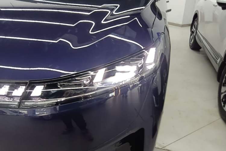 Used Dongfeng eπ eπ008 2024 210Max Range-Extended Version 6 Seats Left Front Headlight