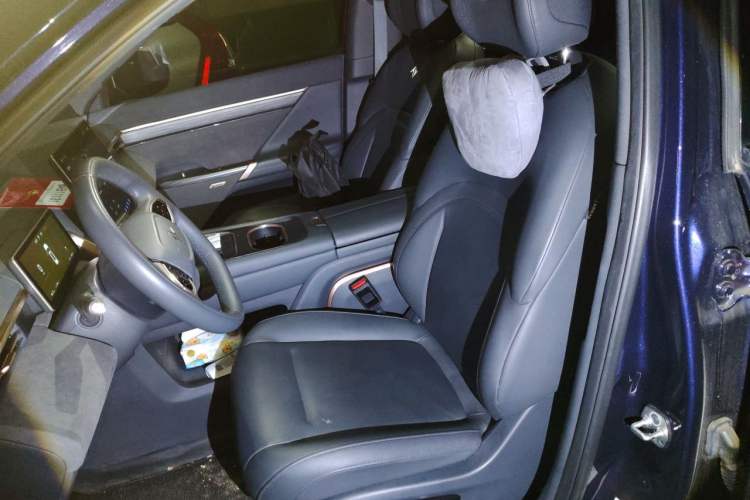 Used Dongfeng eπ eπ008 2024 636Max All-Electric Version 6 Seats Left Front Seat