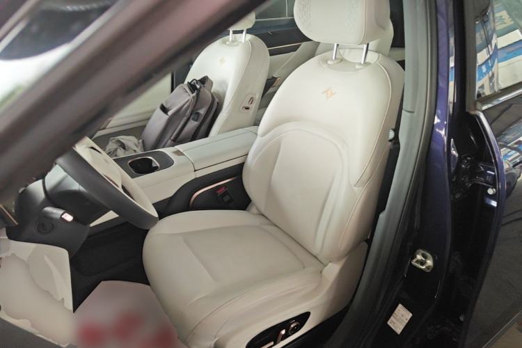 Used Dongfeng eπ eπ008 2024 636Max All-Electric Version 6 Seats Left Front Seat