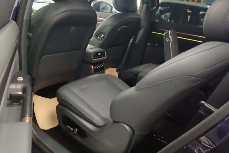 Used Dongfeng eπ eπ008 2024 210Max Range-Extended Version 6 Seats Left Rear Seat