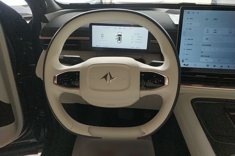 Used Dongfeng eπ eπ008 2024 636Max All-Electric Version 6 Seats Steering Wheel