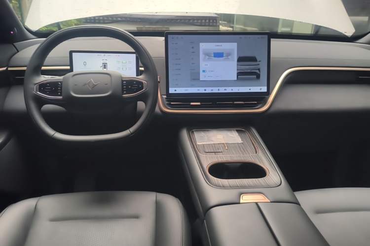 Used Dongfeng eπ eπ008 2024 210Max Range-Extended Version 6 Seats Center Console