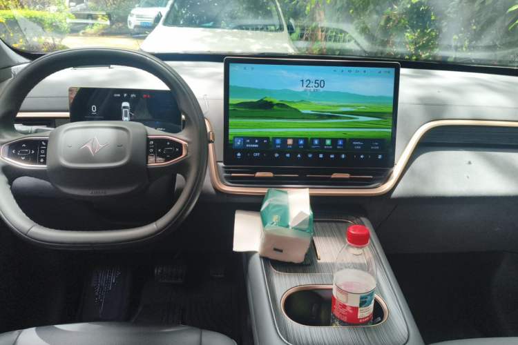 Used Dongfeng eπ eπ008 2024 636Max All-Electric Version 6 Seats Center Console