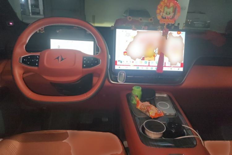 Used Dongfeng eπ eπ008 2024 210Max Range-Extended Version 6 Seats Center Console