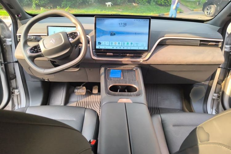 Used Dongfeng eπ eπ008 2024 210Max Range-Extended Version 6 Seats Center Console