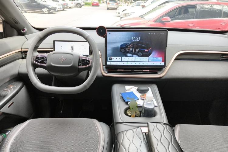 Used Dongfeng eπ eπ008 2024 210Max Range-Extended Version 6 Seats Center Console
