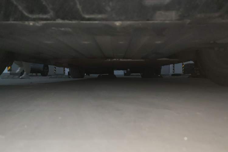 Used Dongfeng eπ eπ008 2024 210Max Range-Extended Version 6 Seats Chassis Front
