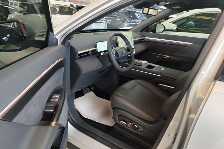 Used Dongfeng eπ eπ008 2024 210Max Range-Extended Version 6 Seats Driver Seat
