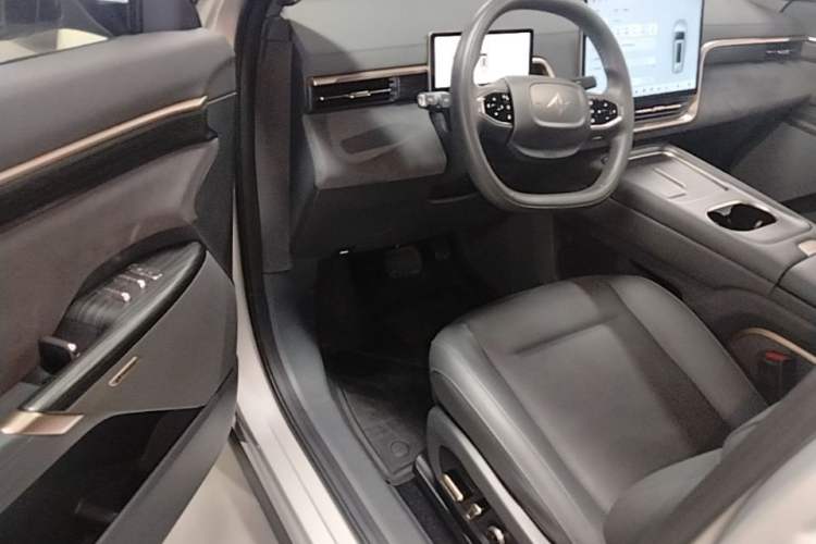 Used Dongfeng eπ eπ008 2024 210Max Range-Extended Version 6 Seats Driver Seat