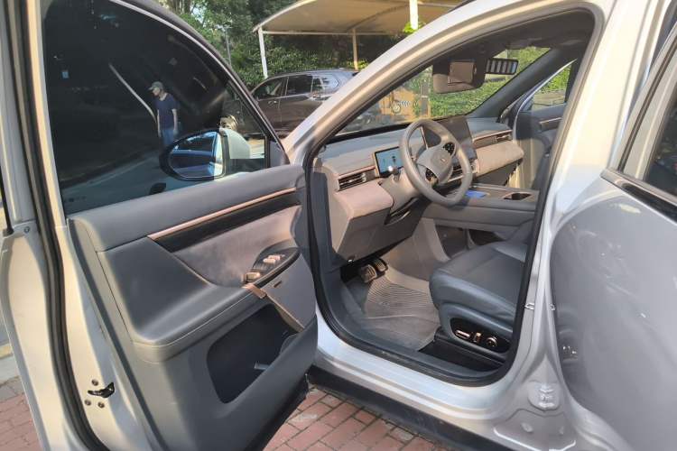 Used Dongfeng eπ eπ008 2024 210Max Range-Extended Version 6 Seats Driver Seat