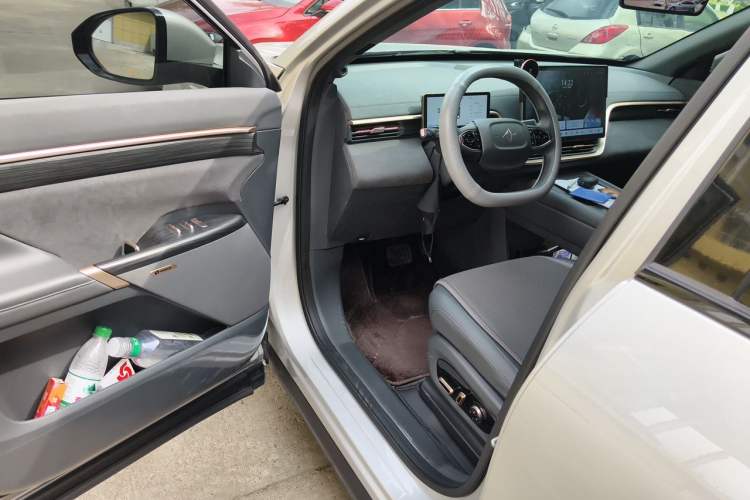 Used Dongfeng eπ eπ008 2024 210Max Range-Extended Version 6 Seats Driver Seat