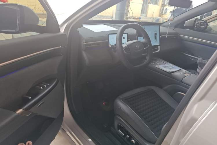 Used Dongfeng eπ eπ008 2024 210Max Range-Extended Version 6 Seats Driver Seat