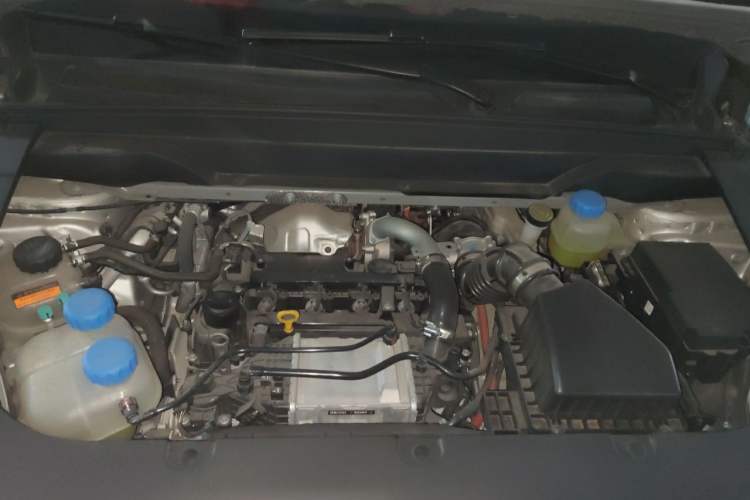 Used Dongfeng eπ eπ008 2024 210Max Range-Extended Version 6 Seats Engine Bay