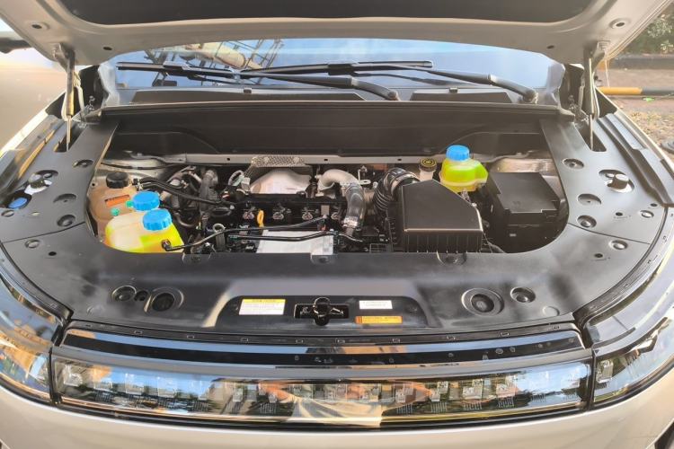 Used Dongfeng eπ eπ008 2024 210Max Range-Extended Version 6 Seats Engine Bay