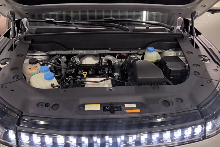 Used Dongfeng eπ eπ008 2024 210Max Range-Extended Version 6 Seats Engine Bay