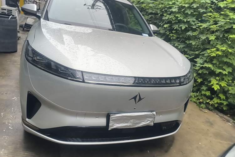 Used Dongfeng eπ eπ008 2024 210Max Range-Extended Version 6 Seats Front
