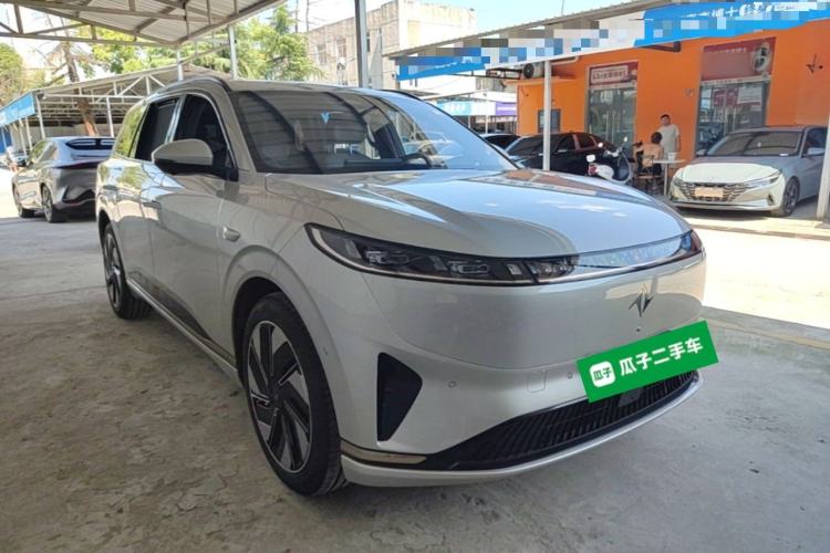 Used Dongfeng eπ eπ008 2024 210Max Range-Extended Version 6 Seats Front Right 45 Deg