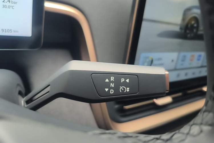 Used Dongfeng eπ eπ008 2024 210Max Range-Extended Version 6 Seats Gear Lever