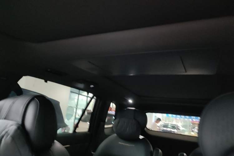 Used Dongfeng eπ eπ008 2024 210Max Range-Extended Version 6 Seats Headliner