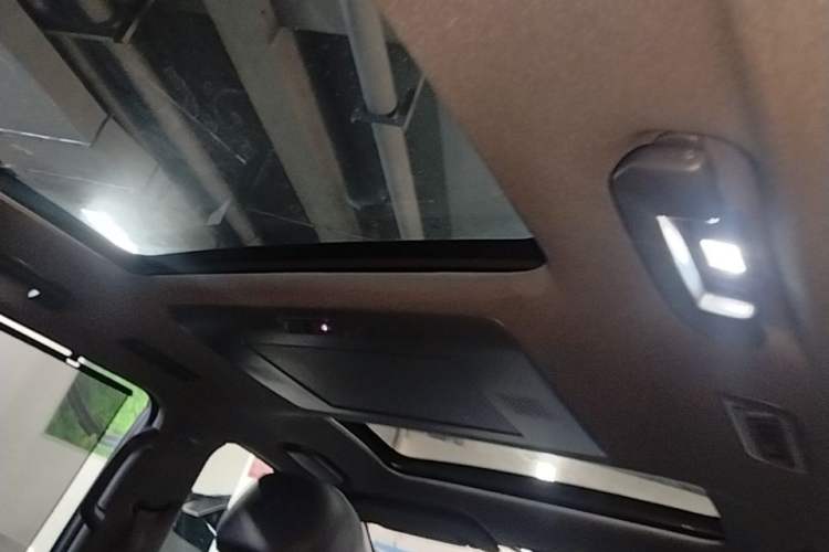 Used Dongfeng eπ eπ008 2024 210Max Range-Extended Version 6 Seats Headliner
