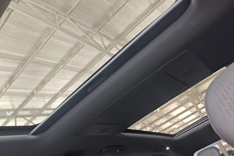 Used Dongfeng eπ eπ008 2024 210Max Range-Extended Version 6 Seats Headliner