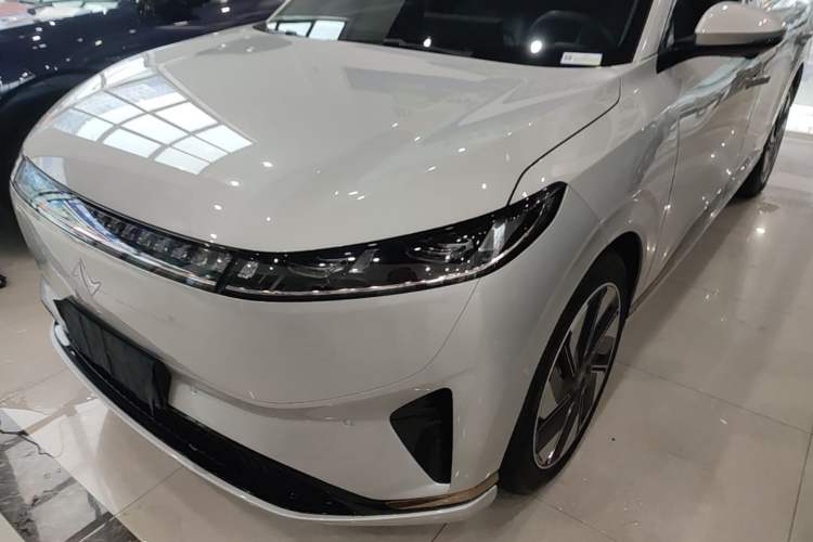 Used Dongfeng eπ eπ008 2024 210Max Range-Extended Version 6 Seats Left Front Headlight