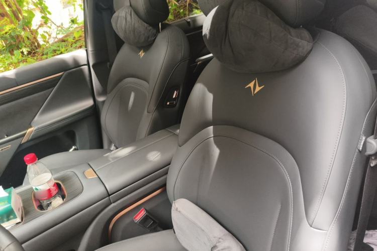 Used Dongfeng eπ eπ008 2024 636Max All-Electric Version 6 Seats Left Front Seat