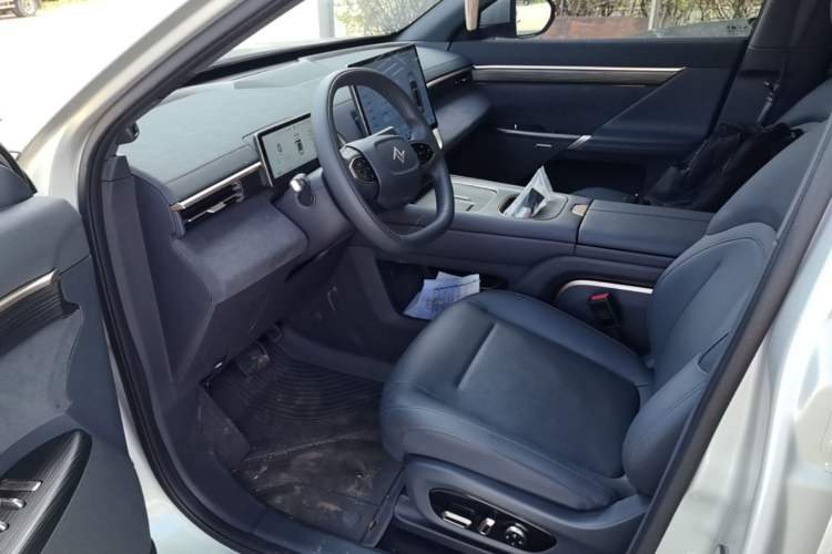 Used Dongfeng eπ eπ008 2024 636Max All-Electric Version 6 Seats Left Front Seat