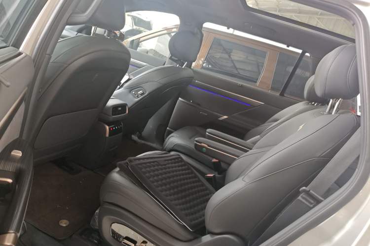 Used Dongfeng eπ eπ008 2024 210Max Range-Extended Version 6 Seats Left Rear Seat