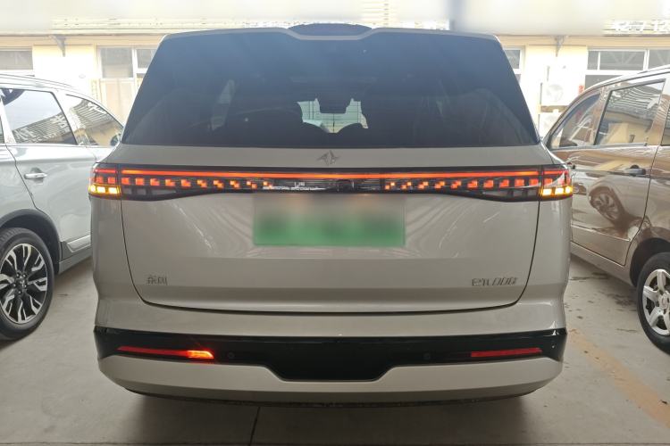 Used Dongfeng eπ eπ008 2024 210Max Range-Extended Version 6 Seats Rear