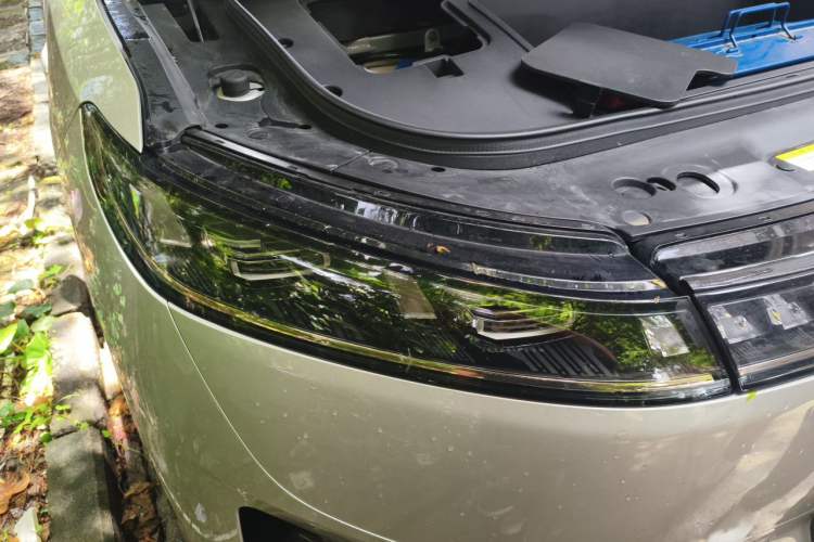 Used Dongfeng eπ eπ008 2024 636Max All-Electric Version 6 Seats Right Front Headlight