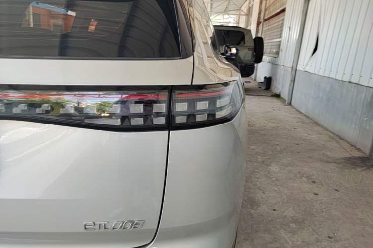 Used Dongfeng eπ eπ008 2024 210Max Range-Extended Version 6 Seats Right Rear Taillight