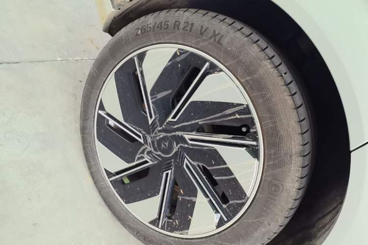 Used Dongfeng eπ eπ008 2024 636Max All-Electric Version 6 Seats Right Rear Wheel Hub
