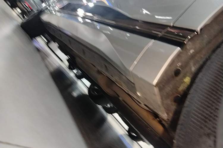Used Dongfeng eπ eπ008 2024 210Max Range-Extended Version 6 Seats Right Side Sill