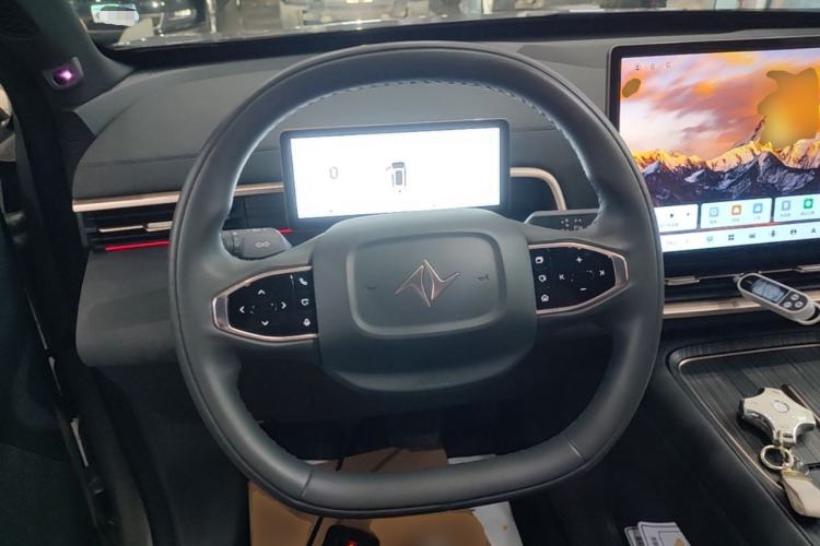 Used Dongfeng eπ eπ008 2024 210Max Range-Extended Version 6 Seats Steering Wheel